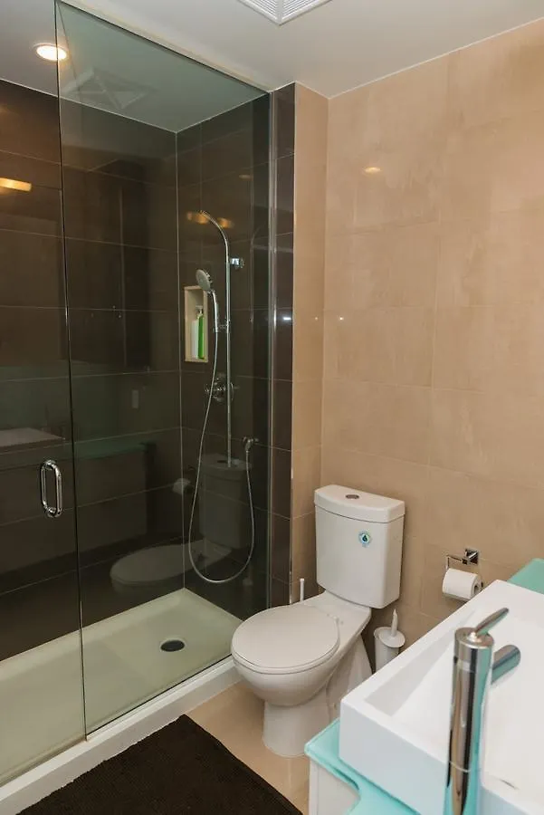 Sarkar Suites - Cn Tower, Mtcc, Rogers Centre Toronto Canada